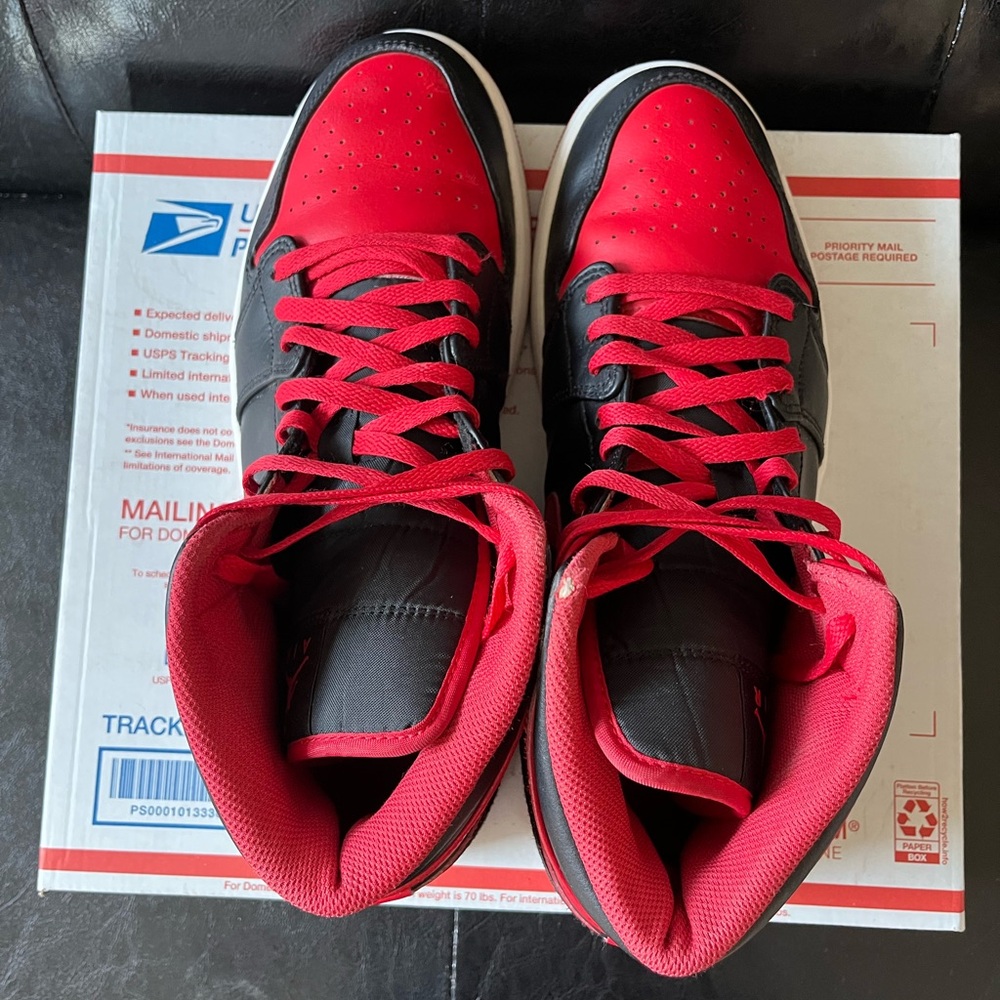 Jordan 1 Mid ‘Alternate‎ Bred’ - Picture 4 of 7